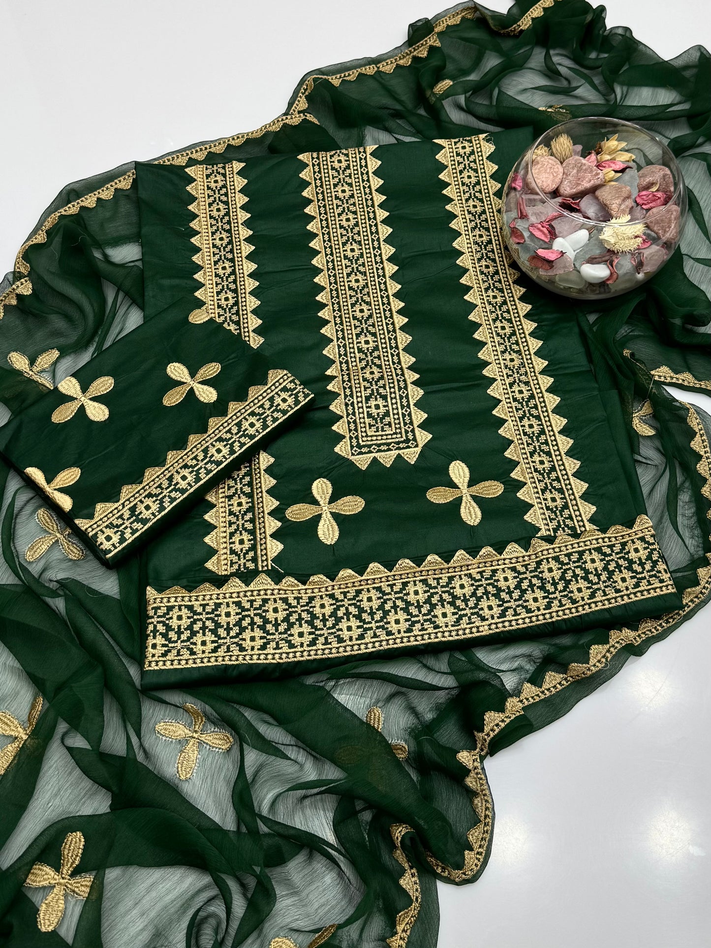 Computer Crosstich Embroidery On Pure Lawn 3pc Dress π