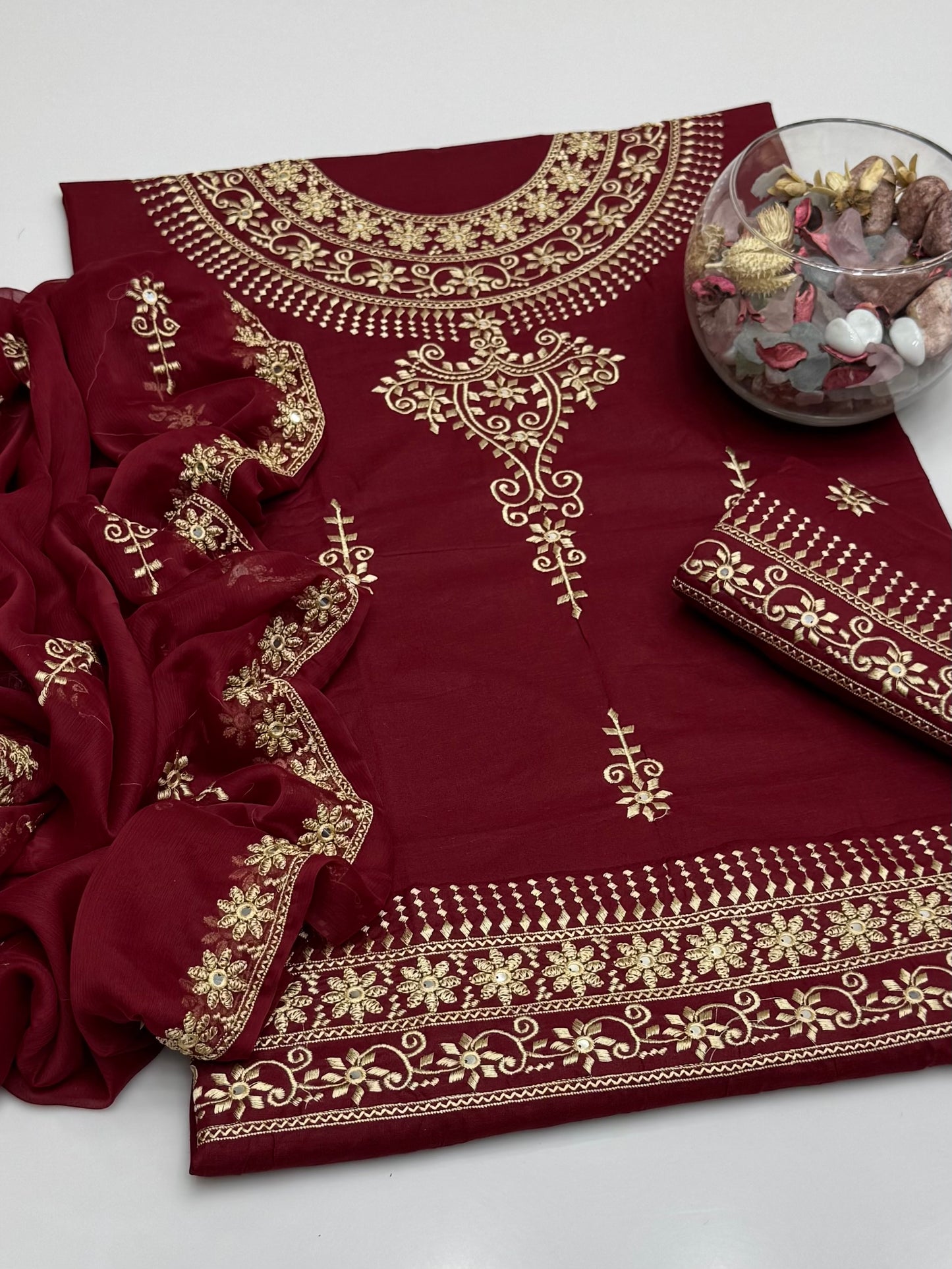 Computer 9mm Embroidery Shahi Design On Pure Lawn 3pc Dress ๐