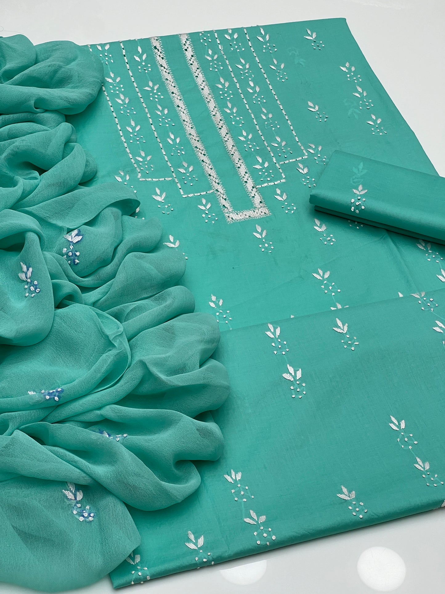 Pakka Tarkashi Tanka On Pure Lawn 3pc Dress 👗
