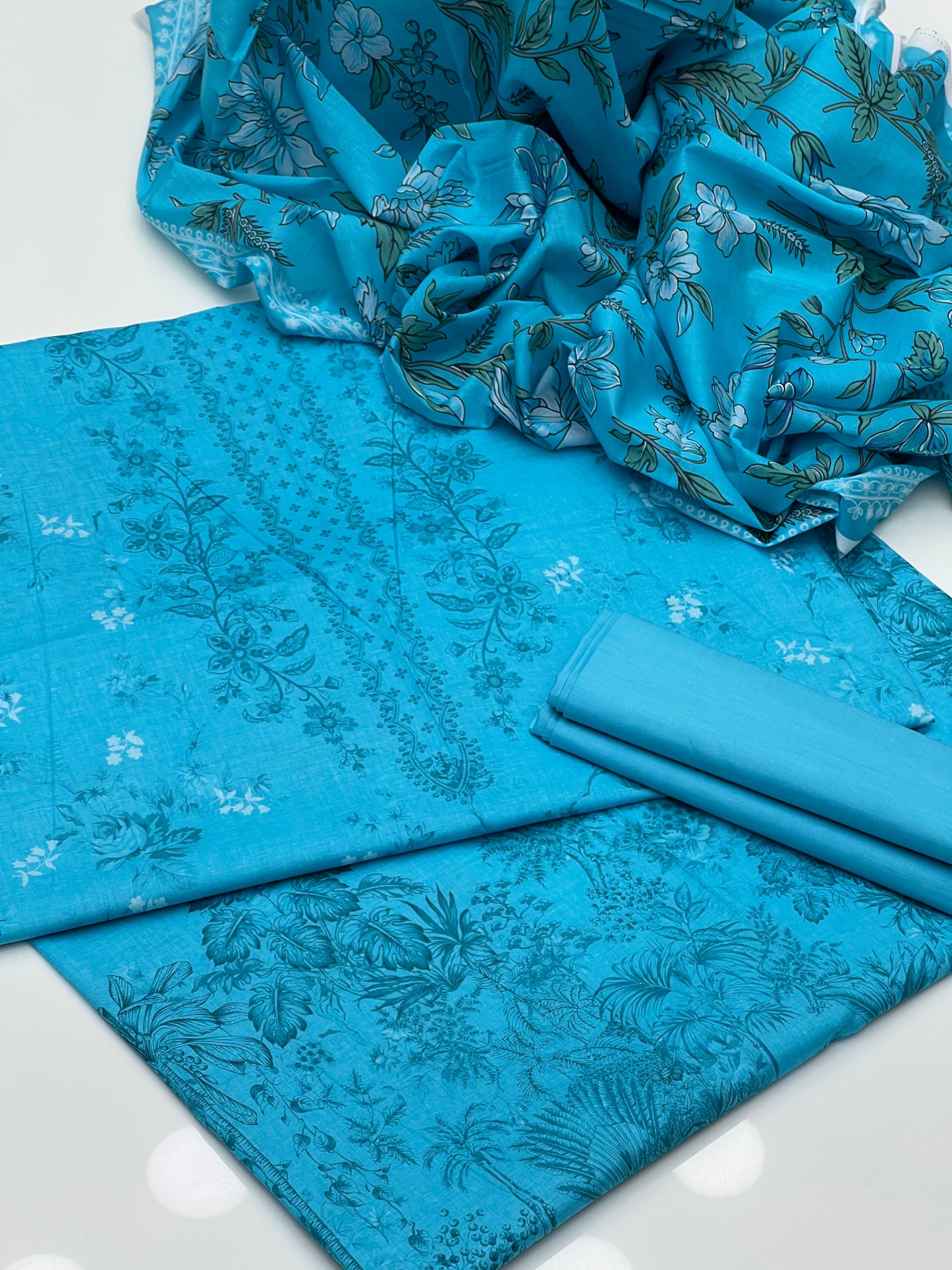 Digital Print Pure Lawn 3pc Suit…