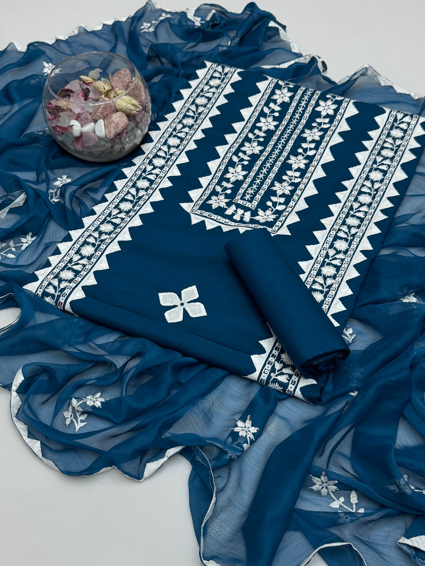 Computer Pakka Sequence With Handmade Applic Embroidery On Pure Lawn 3pc Dress 👗
