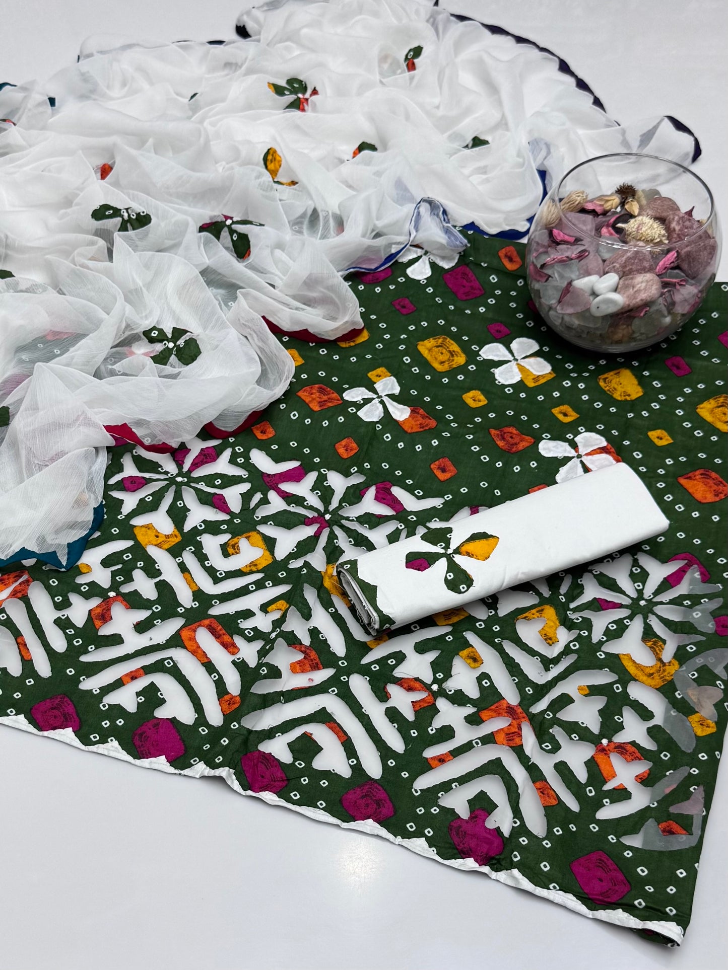 Handmade Applic On Chunri Print Pure Lawn 3pc Dress 👗