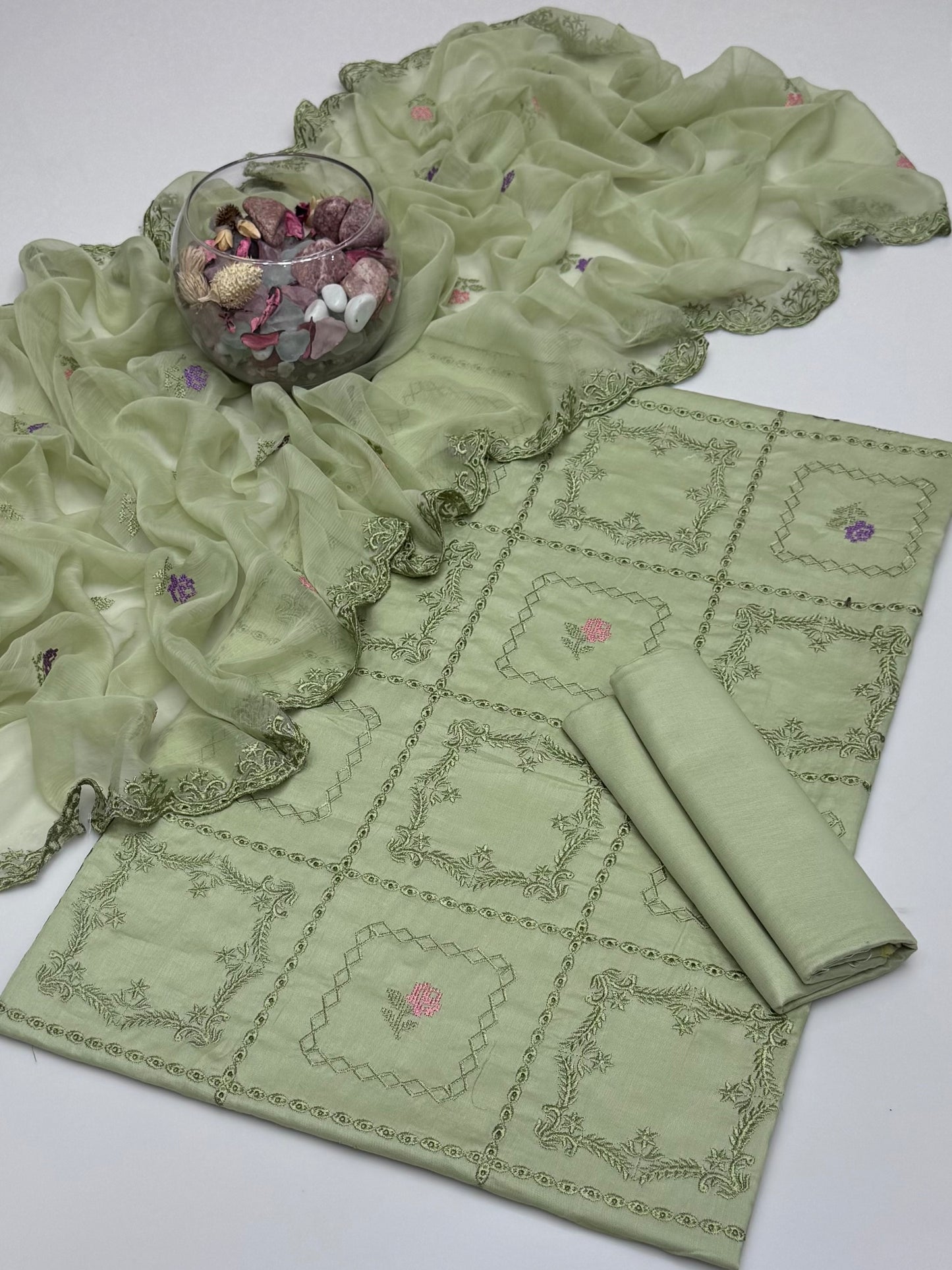 Computer Crosstich Boring Embroidery On Lawn 3pc Dress 👗