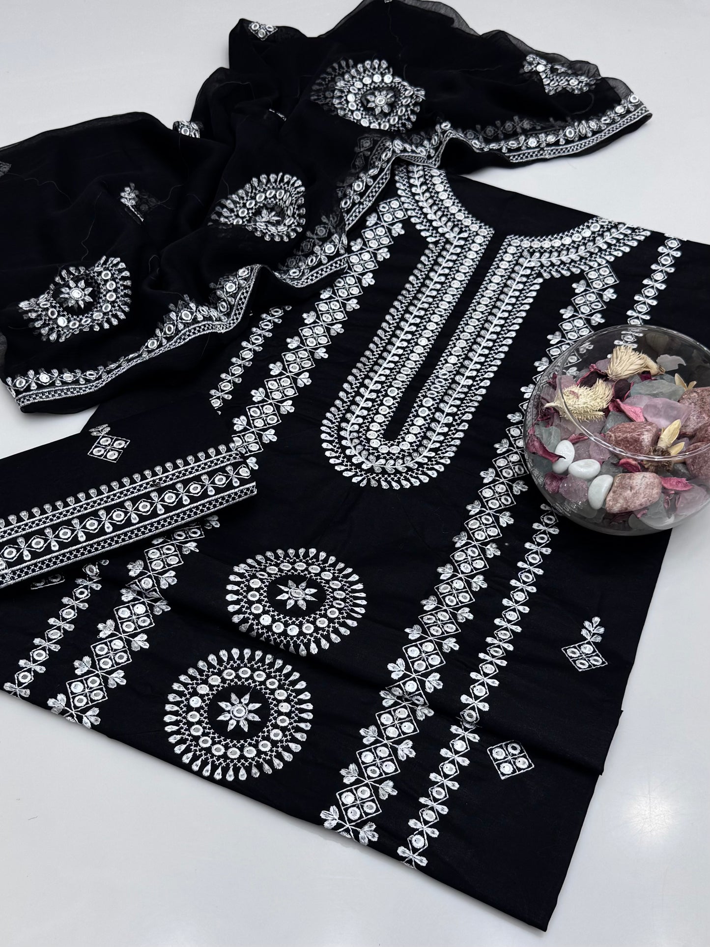 Computer 9mm Embroidery On Pure Lawn 3pc Dress 👗
