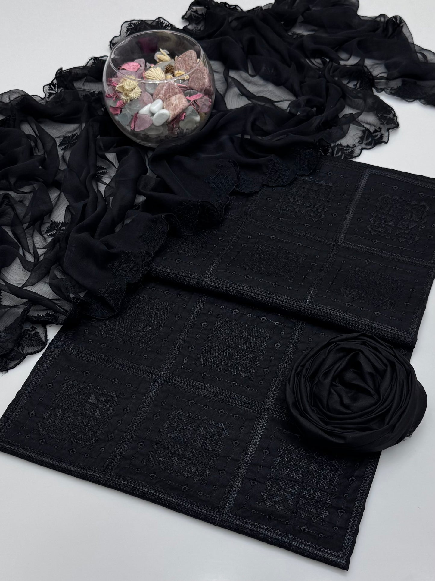 Computer Crosstich Boring Embroidery On Pure Lawn 3pc Dress 🖤