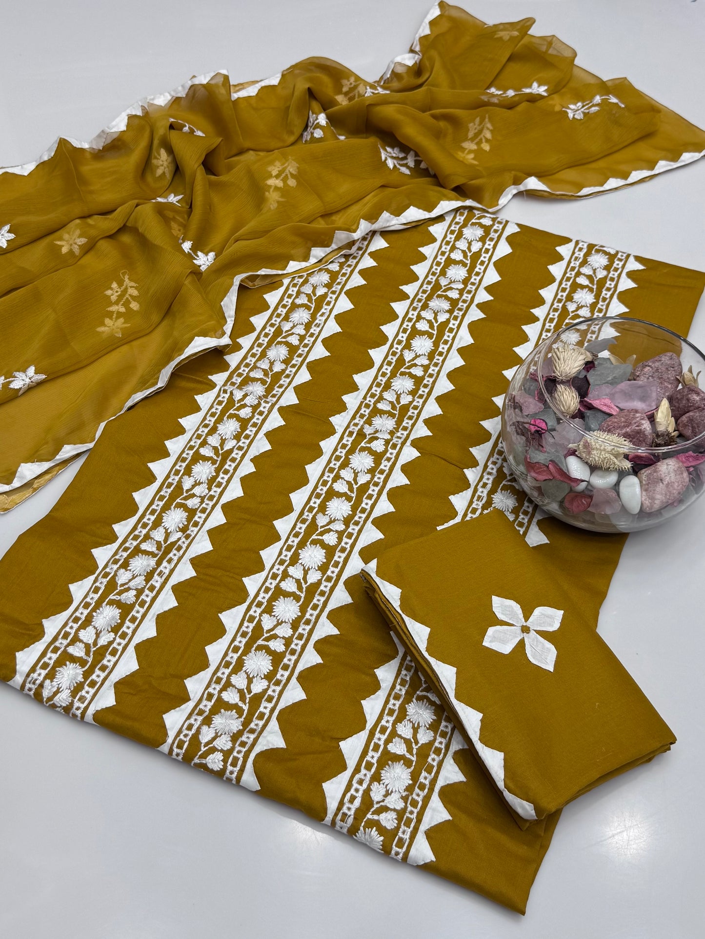 Computer Pakka With Handmade Applic Work On Pure Lawn 3pc Dress 👗