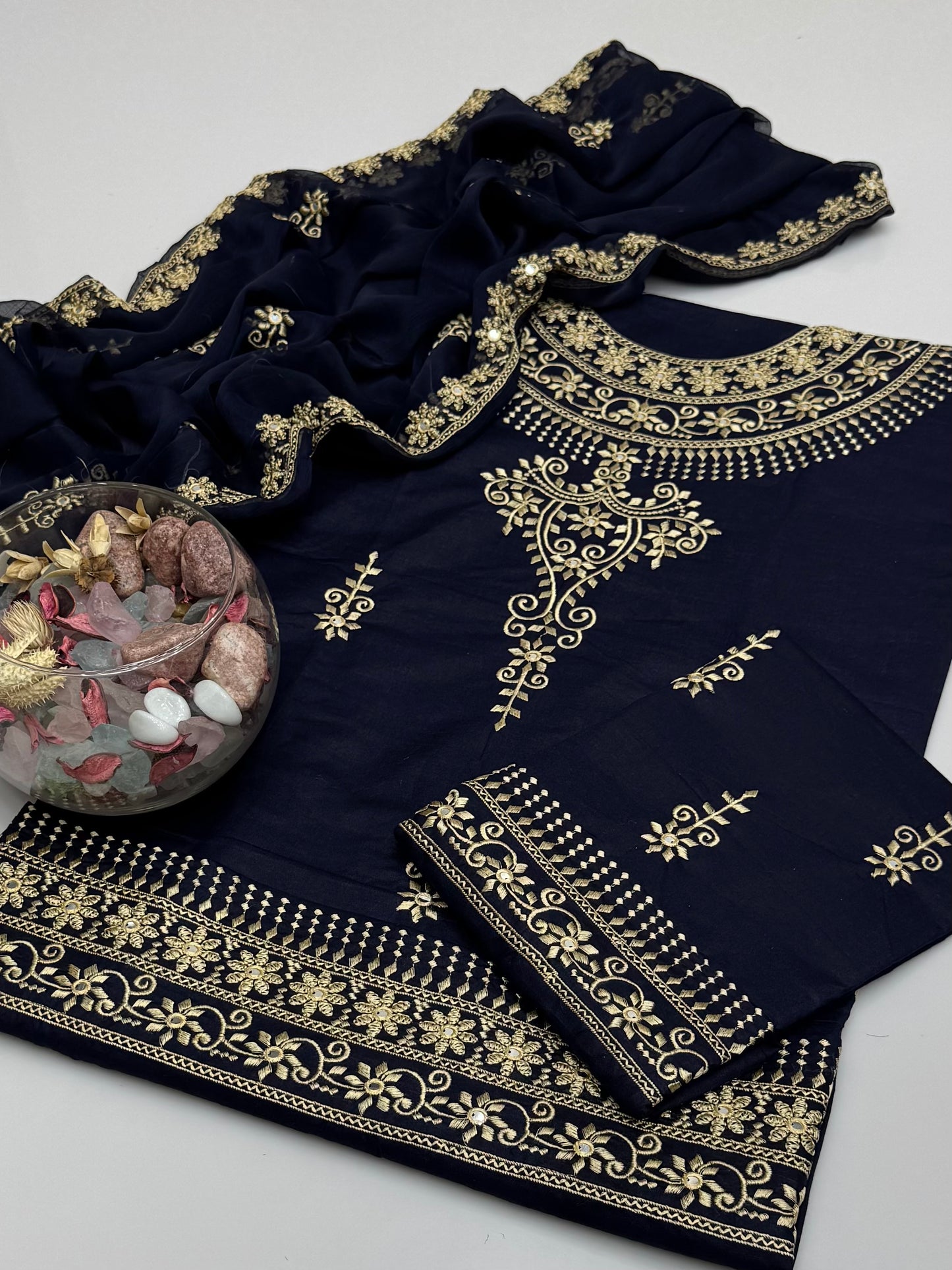 Computer 9mm Embroidery Shahi Design On Pure Lawn 3pc Dress 👗