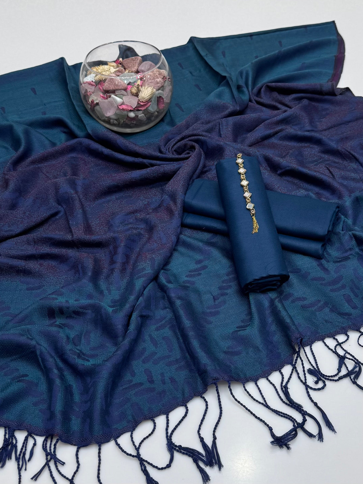 Winter’s Beautiful Pashmina Wool Shawl With Soft Dhanak Shirt Nd Trouser 3pc Dress 👗