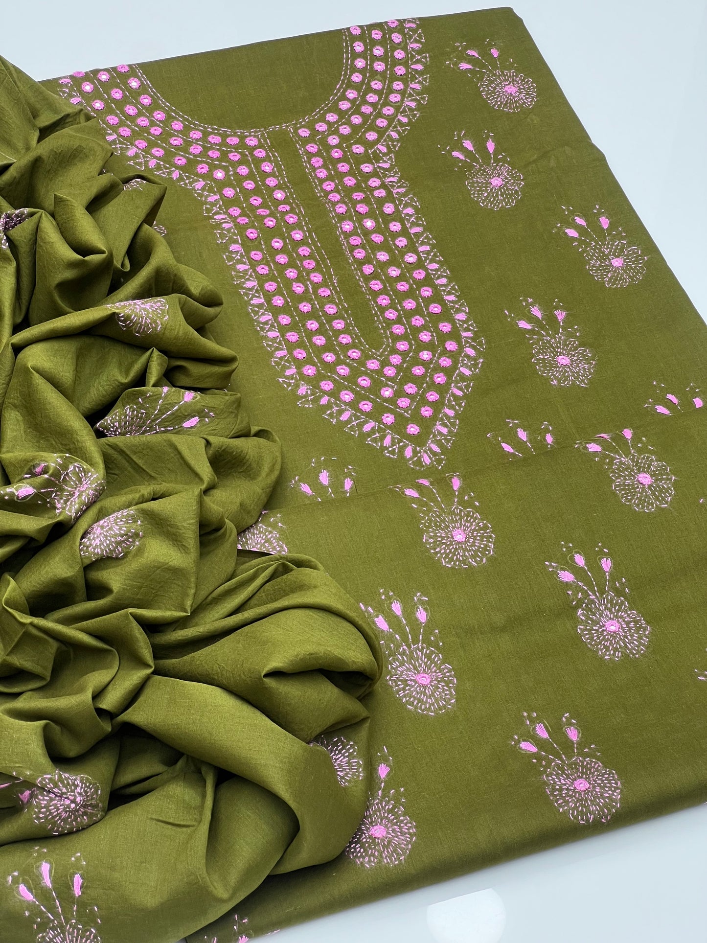 Kacha Tanka With Mirror Work On Lawn 3pc Suit With Lawn Dupatta 👗