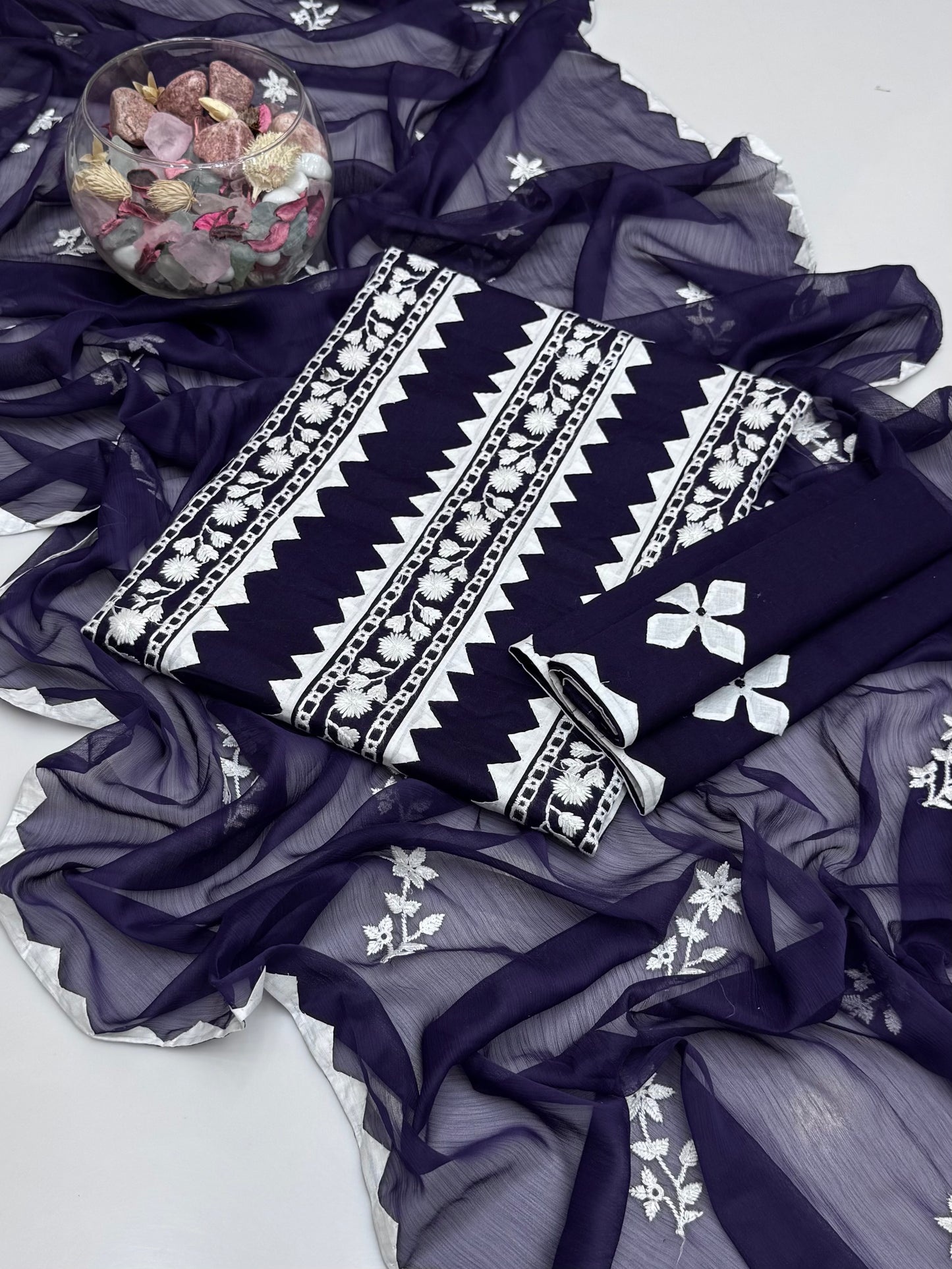 Computer Pakka With Handmade Applic Work On Pure Lawn 3pc Dress 👗