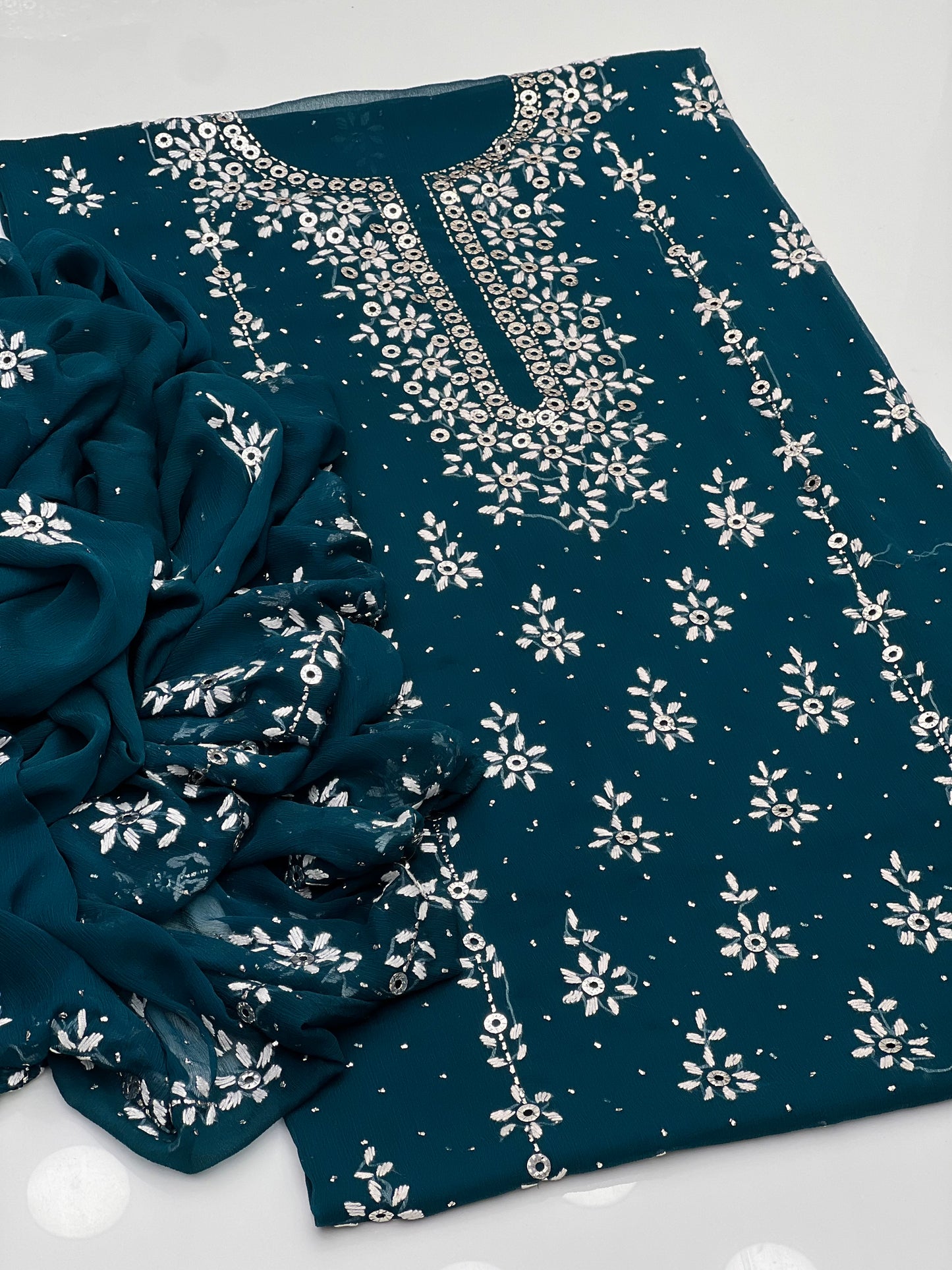 Handmade Pakka Tanka With Mukesh Work On Soft Krinkle Shifoon 2pc 👗