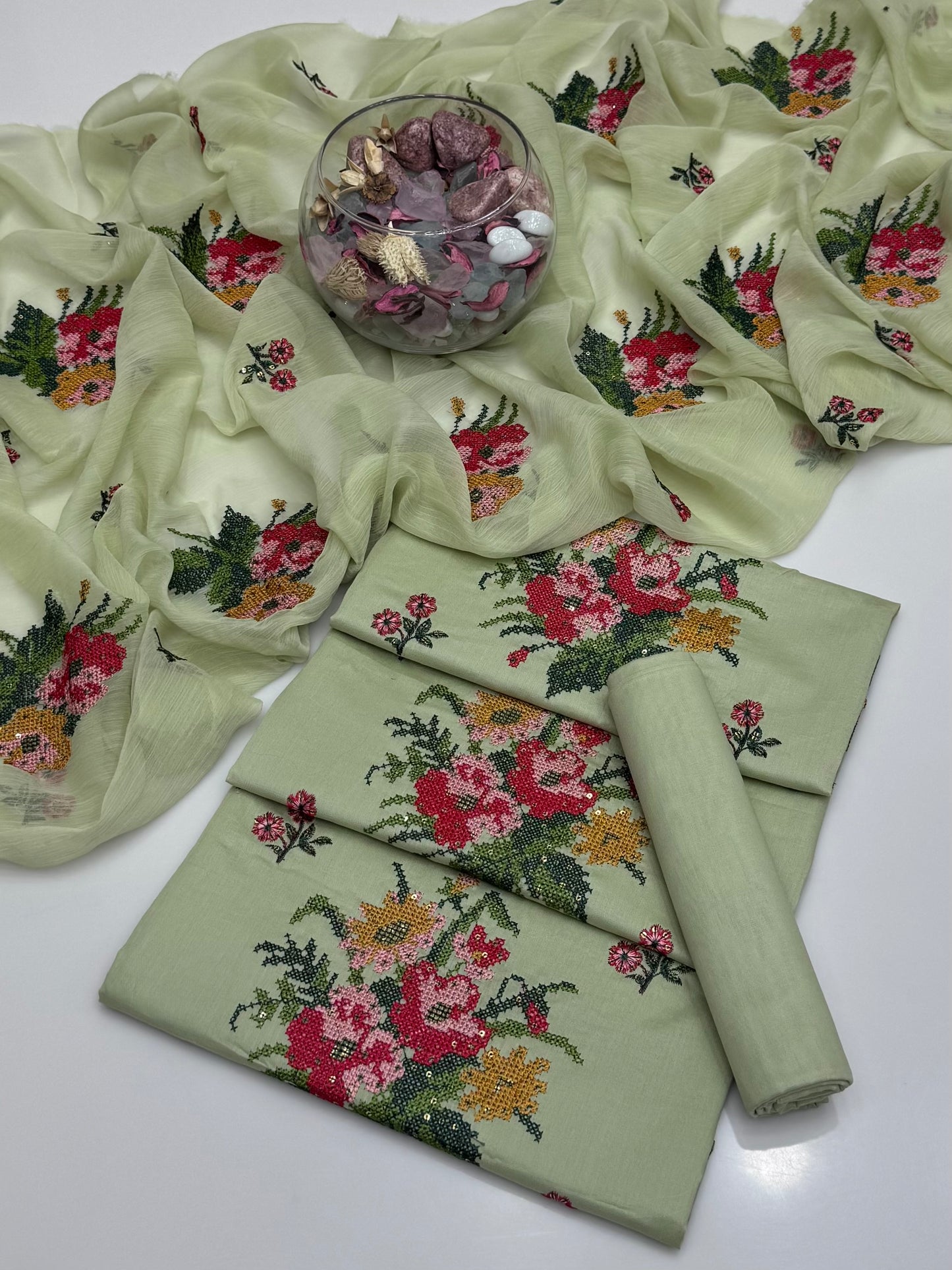 Computer Crosstich Sequence Embroidery On Pure Lawn 3pc Dress 👗