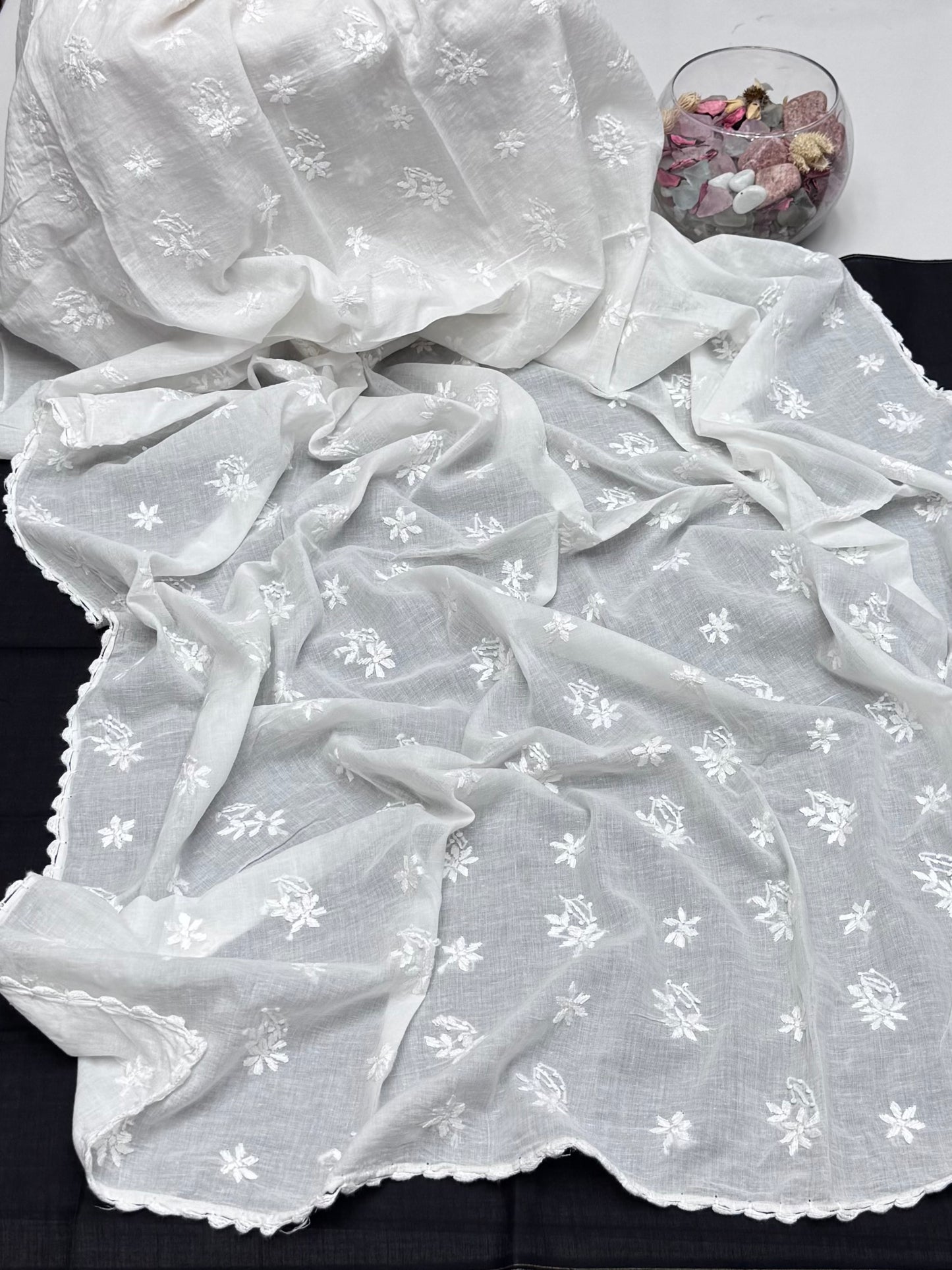 Pure Lawn Pakka Booti Jall Dupatta…