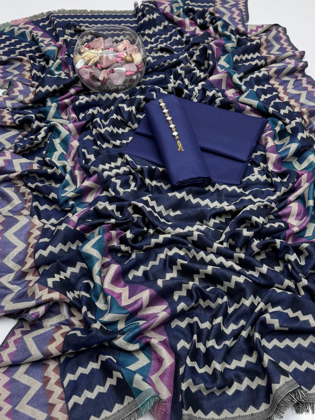 Winter’s Beautiful Pashmina Wool Shawl With Soft Dhanak Shirt Nd Trouser 3pc Dress 👗