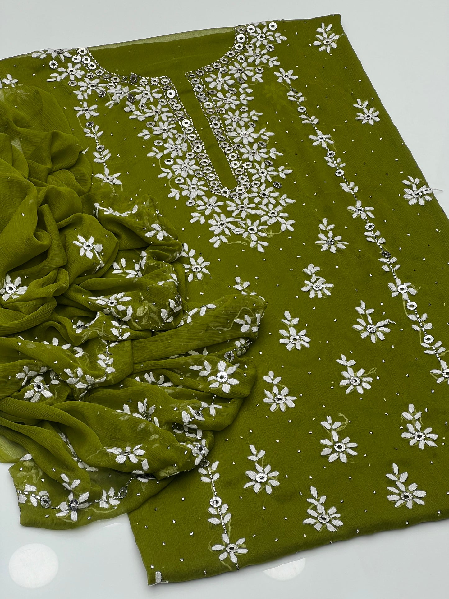 Handmade Pakka Tanka With Mukesh Work On Soft Krinkle Shifoon 2pc 👗