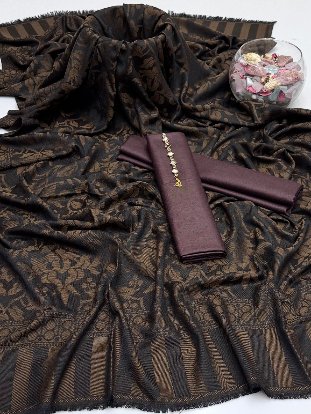Winter’s Beautiful Pashmina Wool Shawl With Soft Dhanak Shirt Nd Trouser 3pc Dress 👗
