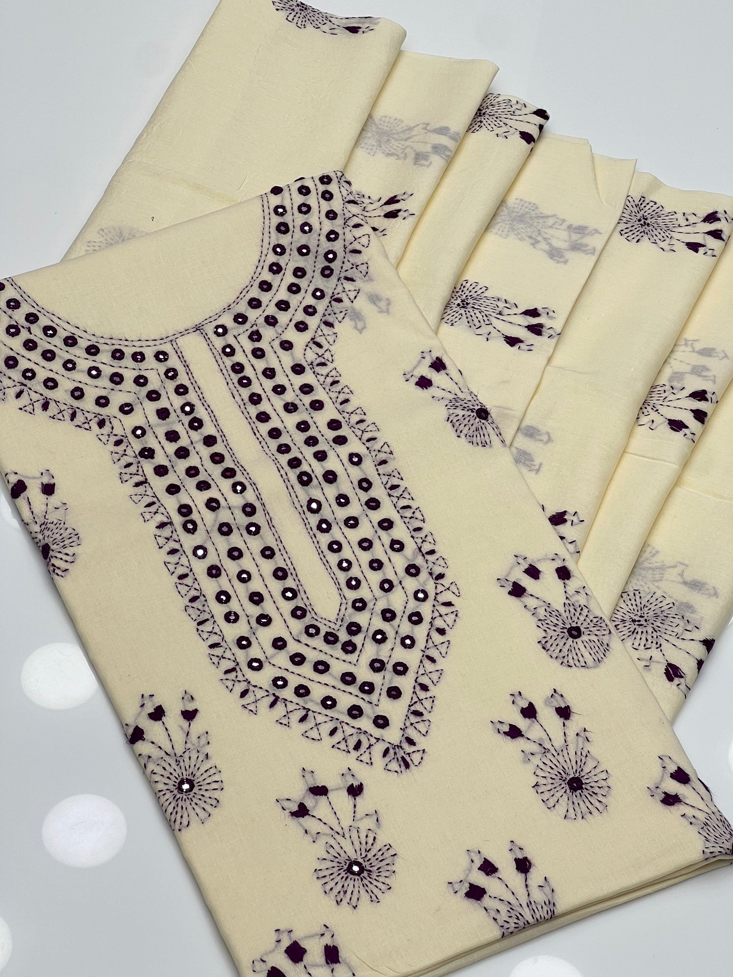 Kacha Tanka With Mirror Work On Lawn 3pc Suit With Lawn Dupatta 👗
