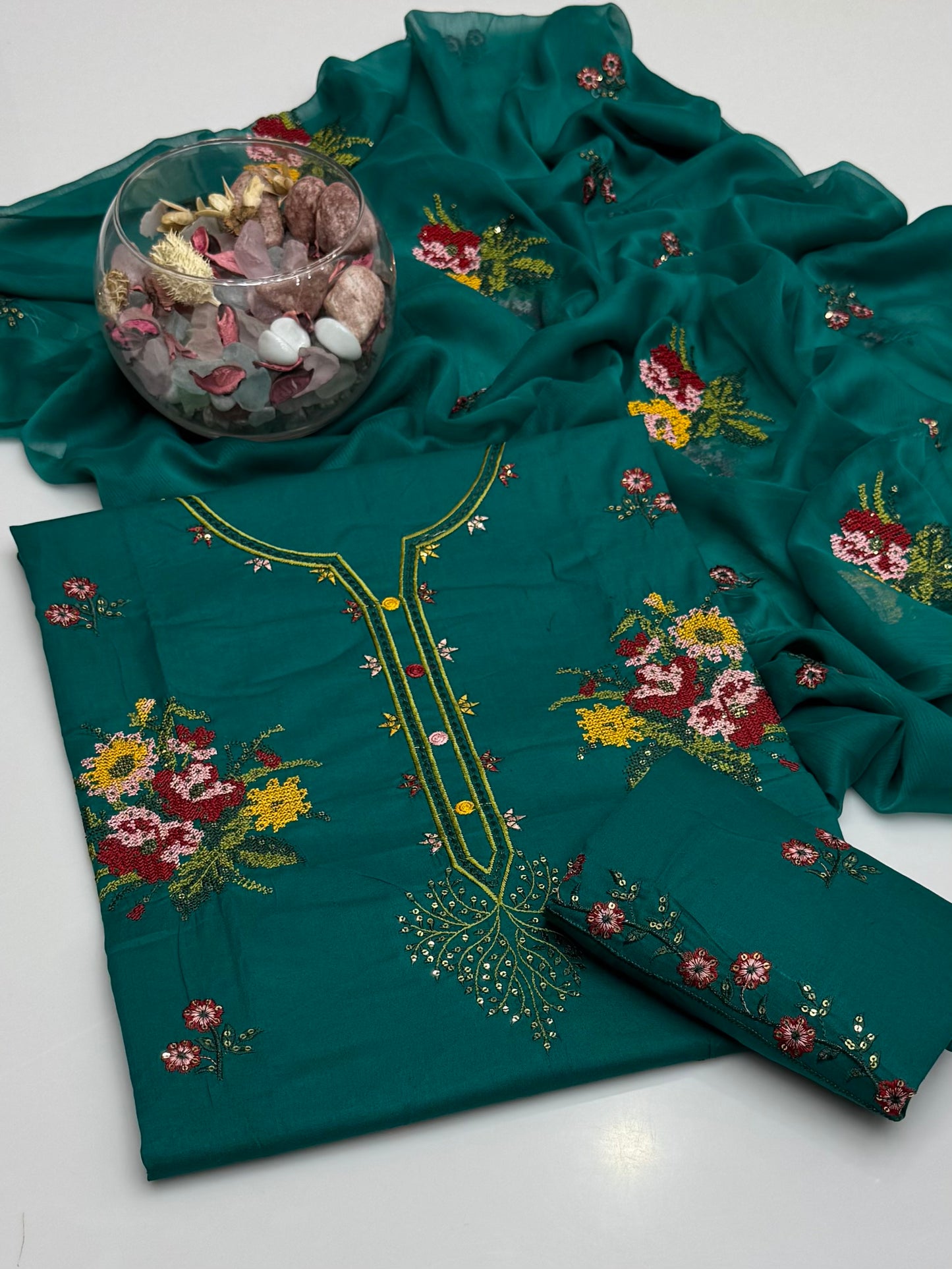 Computer Crosstich Sequence Embroidery On Pure Lawn 3pc Dress 👗