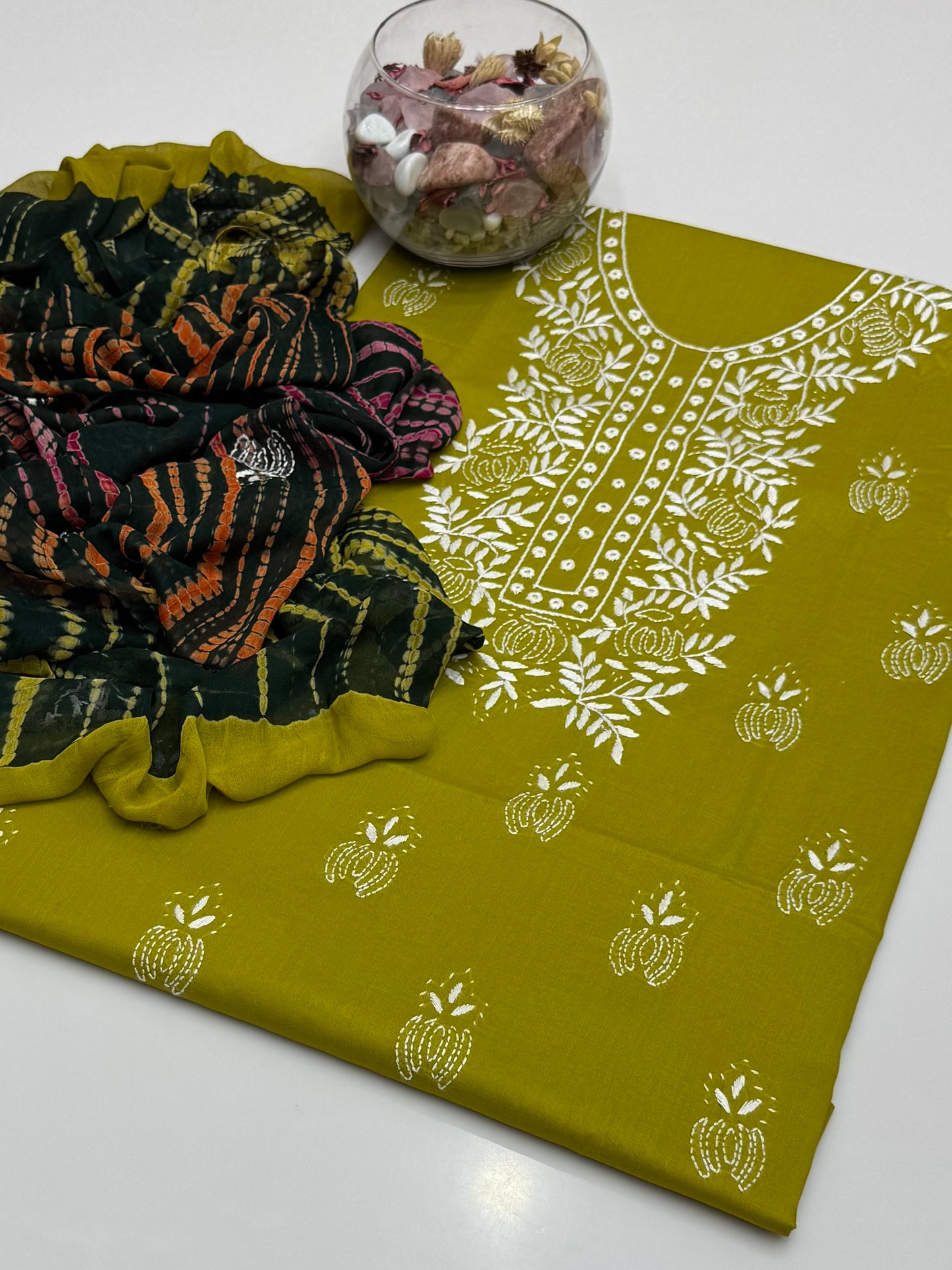 Handmade Shedow Pakka Tanka With Mirror Work On Lawn 3pc Dress 👗