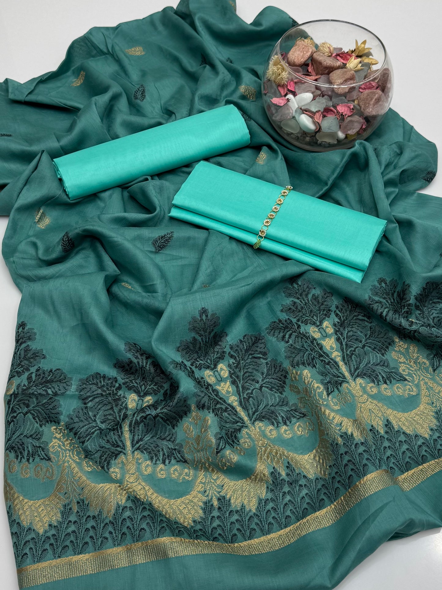 Pure Gtm Lawn Suit With Pure Lawn Brosha Jacquard Shawl 3pc Dress 👗