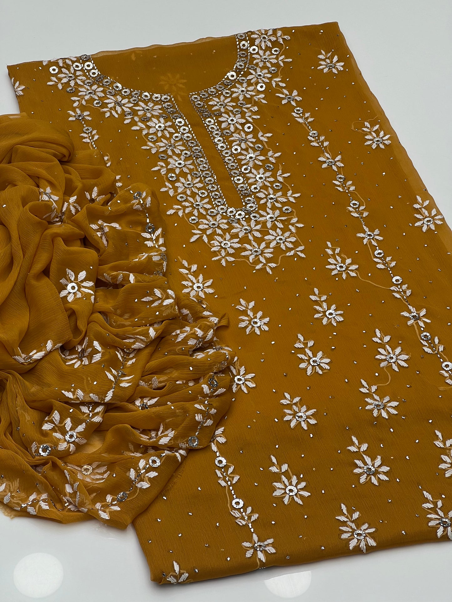 Handmade Pakka Tanka With Mukesh Work On Soft Krinkle Shifoon 2pc 👗