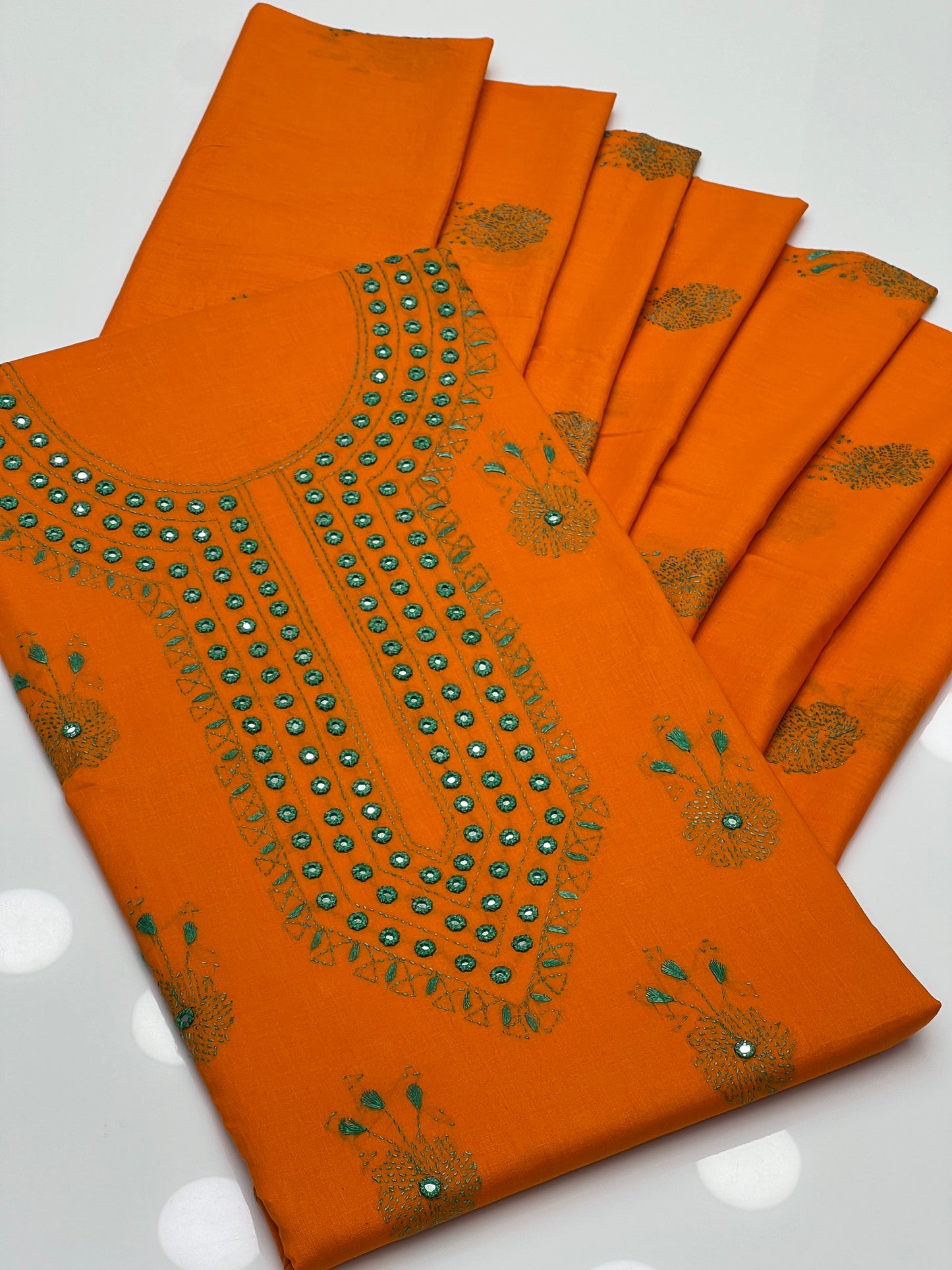 Kacha Tanka With Mirror Work On Lawn 3pc Suit With Lawn Dupatta 👗