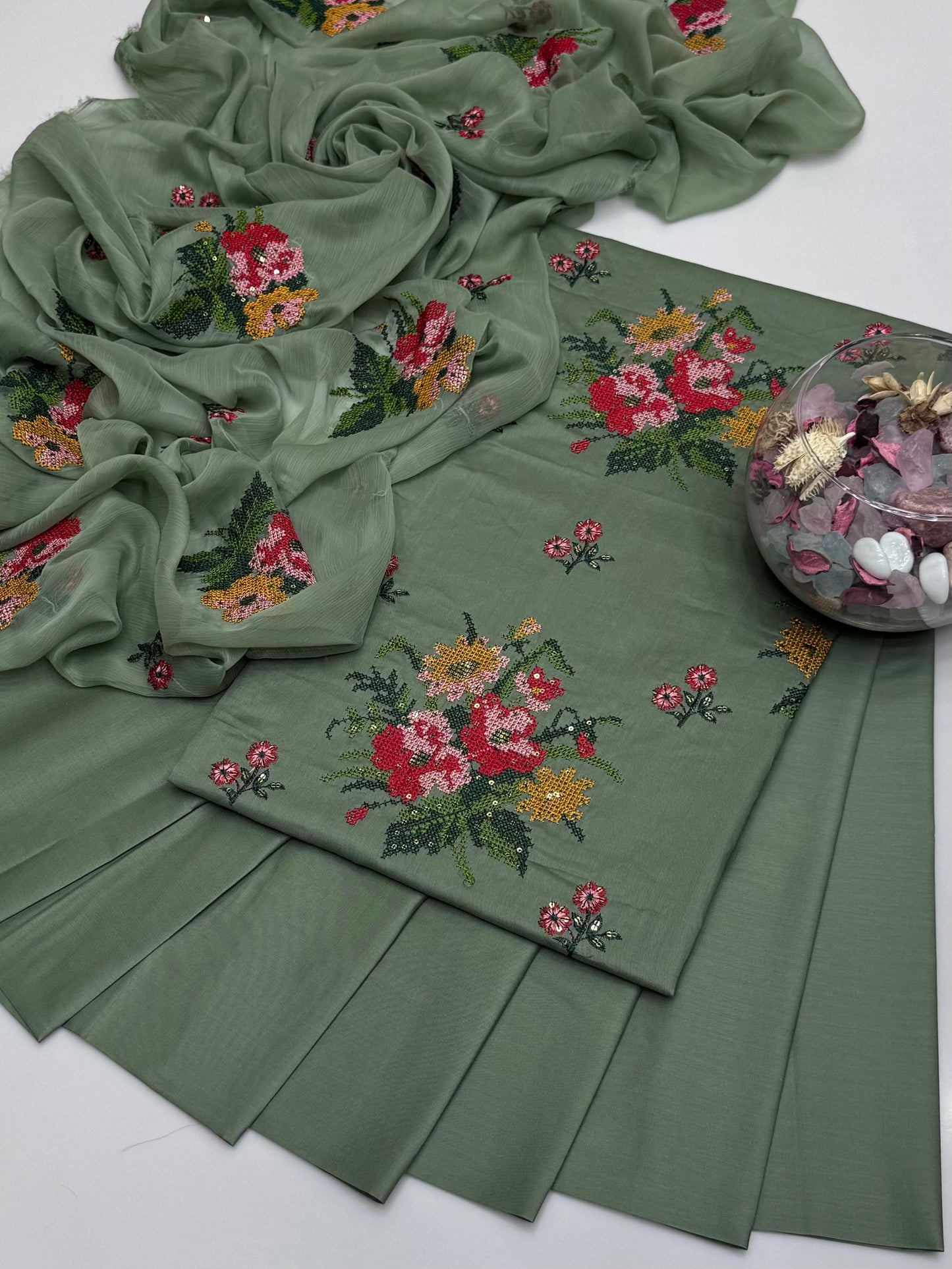 Computer Crosstich Sequence Embroidery On Pure Lawn 3pc Dress 👗