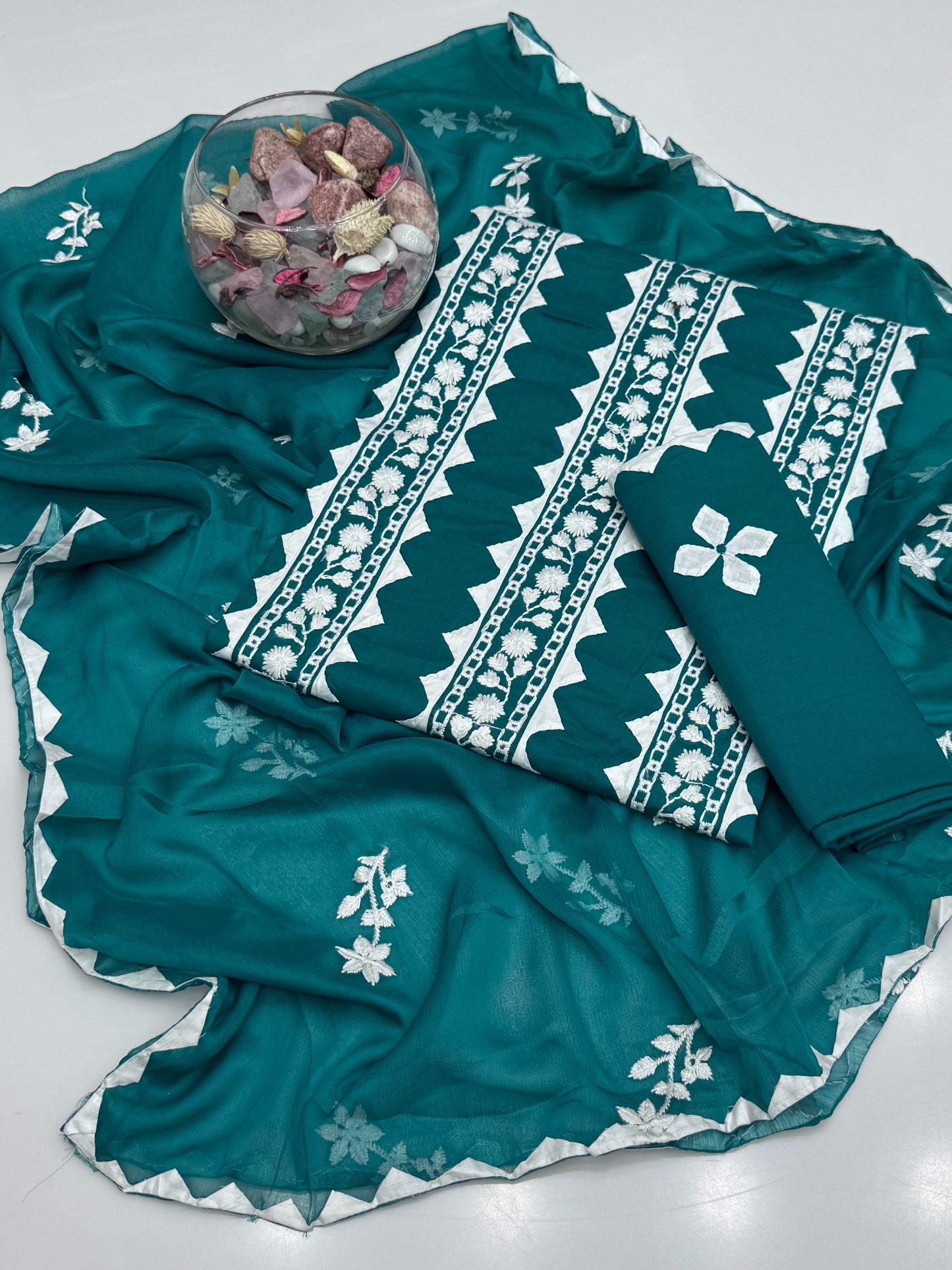Computer Pakka With Handmade Applic Work On Pure Lawn 3pc Dress 👗