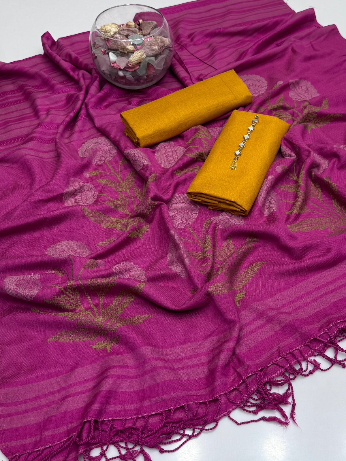 Winter’s Beautiful Pashmina Wool Shawl With Soft Dhanak Shirt Nd Trouser 3pc Dress 👗