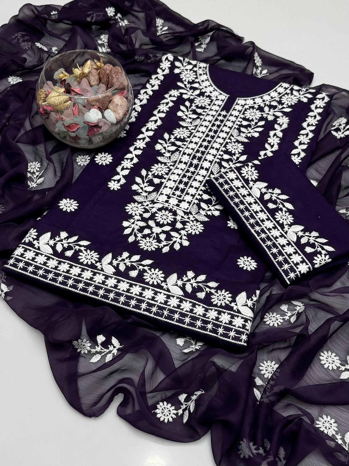 Computer Pakka Embroidery On Pure Lawn 3pc Dress 👗